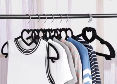 Velvet Hangers- heart - Image 2
